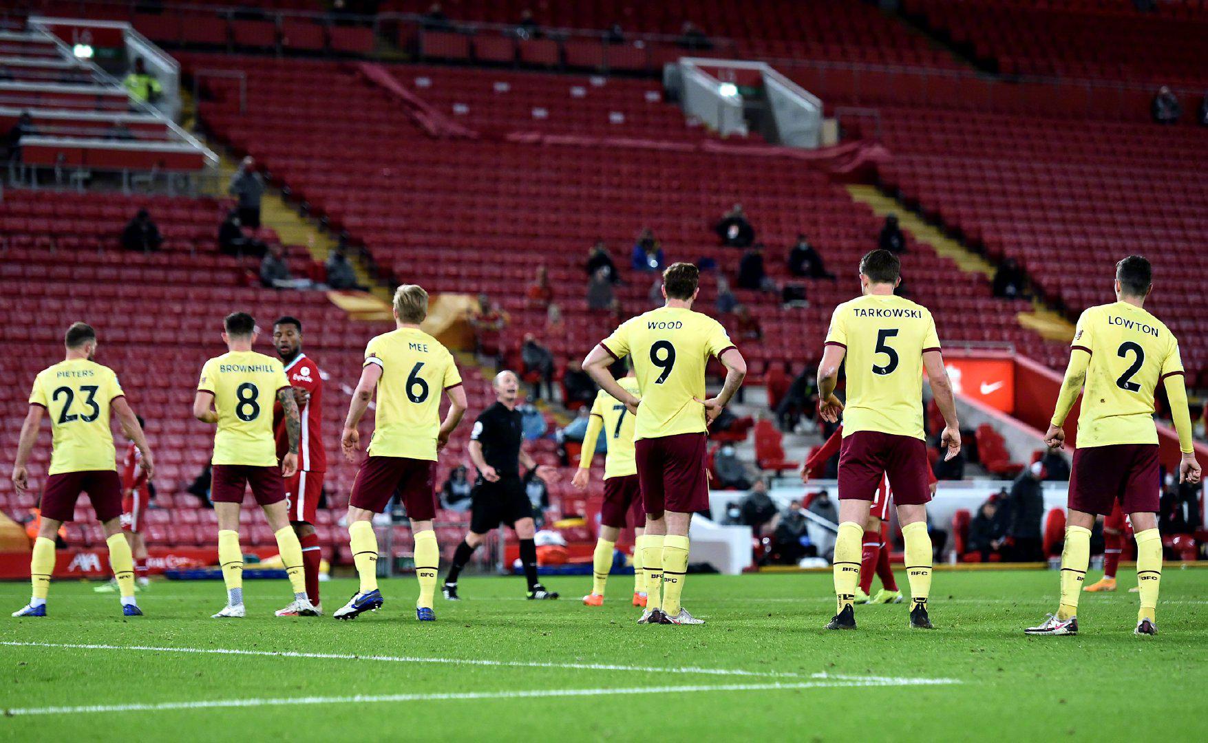 球迷们都热 球迷们都热