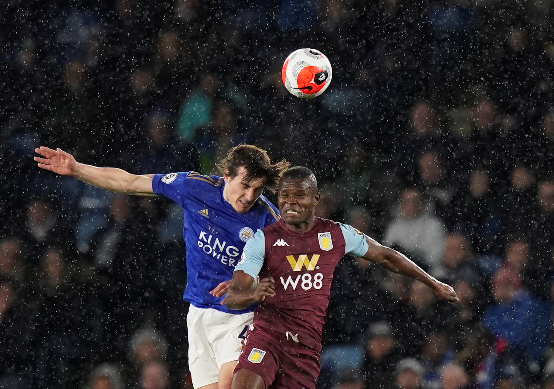 以其坚定不 以其坚定不